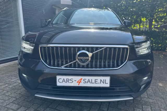 Volvo XC40 (2020) thumbnail 2
