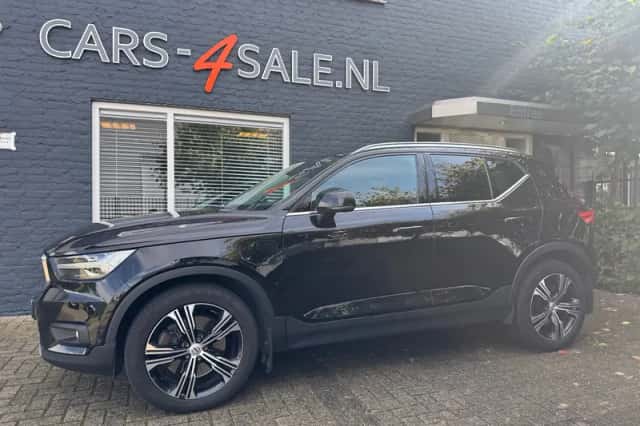 Volvo XC40 (2020) thumbnail 3