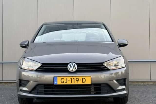 Volkswagen Golf Sportsvan (2015) thumbnail 2