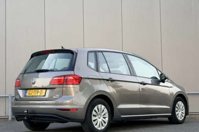 Volkswagen Golf Sportsvan (2015) thumbnail 5