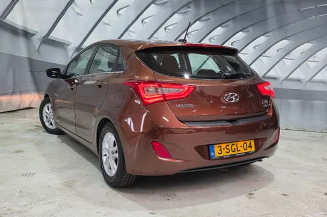 Hyundai i30 (2013) thumbnail 2