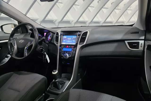 Hyundai i30 (2013) thumbnail 3