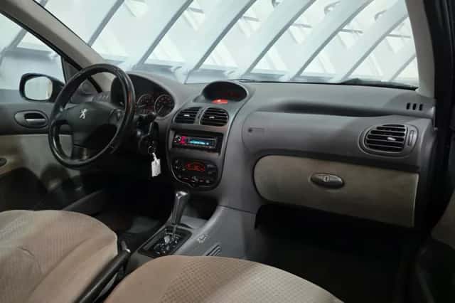 Peugeot 206 (2003) thumbnail 3