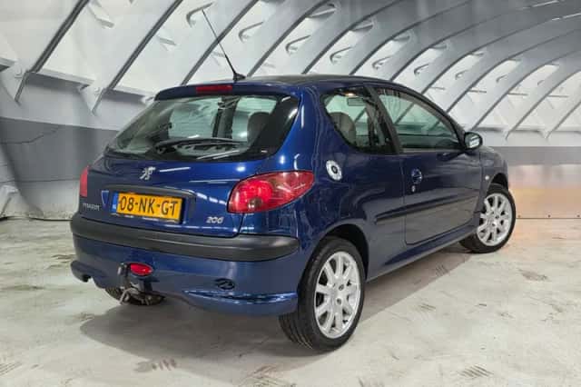 Peugeot 206 (2003) thumbnail 6