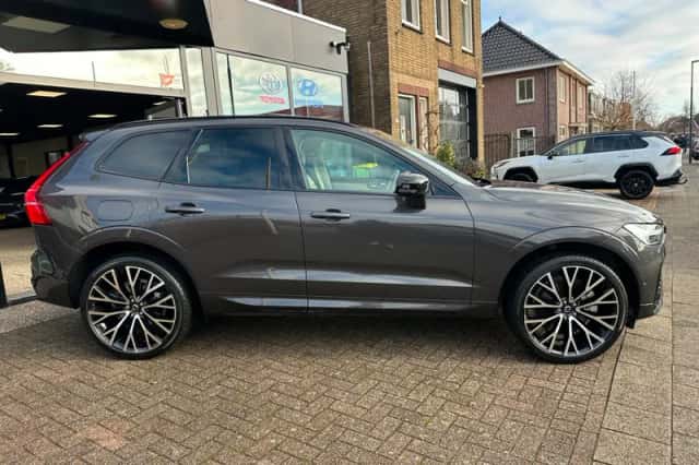 Volvo XC60 (2024) thumbnail 5