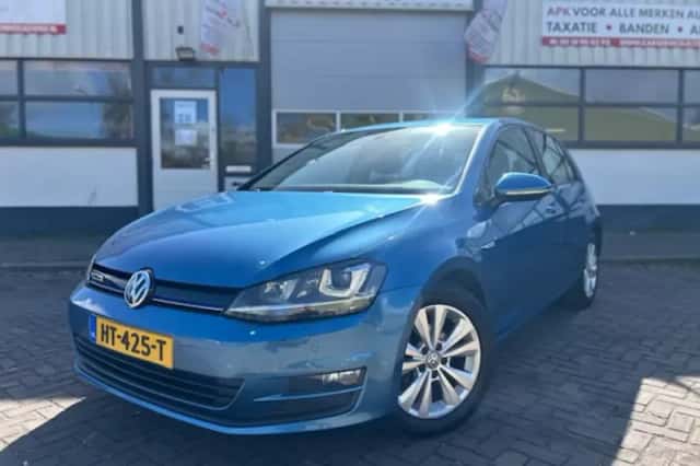Volkswagen Golf (2016) thumbnail 3