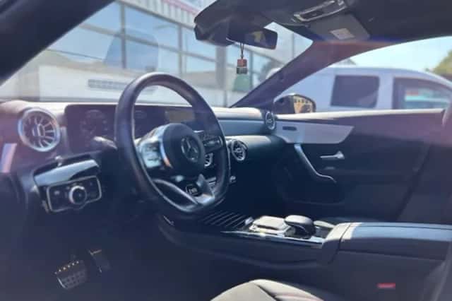 Mercedes-Benz CLA-Klasse (2020) thumbnail 3