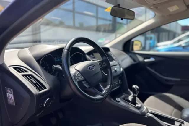 Ford Focus (2017) thumbnail 2