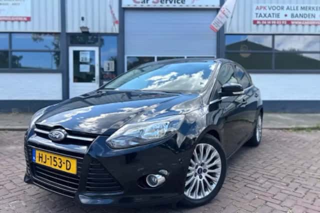 Ford Focus (2013) thumbnail 3