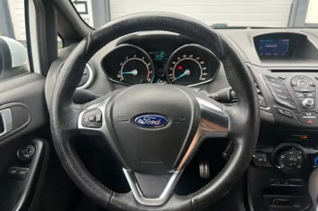 Ford Fiesta (2016) thumbnail 4