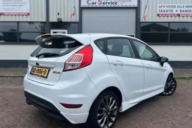 Ford Fiesta (2016) thumbnail 6