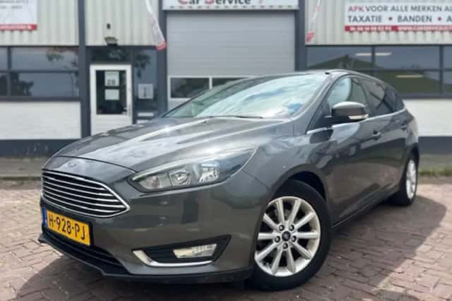 Ford Focus (2016) thumbnail 3