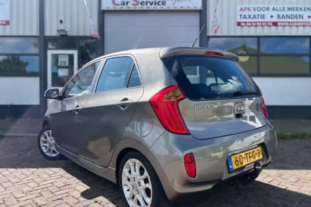 Kia Picanto (2012) thumbnail 6