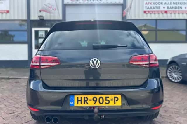Volkswagen Golf (2015) thumbnail 5