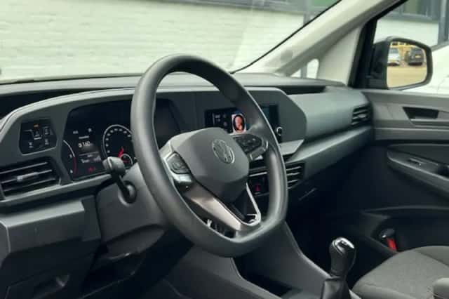 Volkswagen Caddy (2022) thumbnail 2