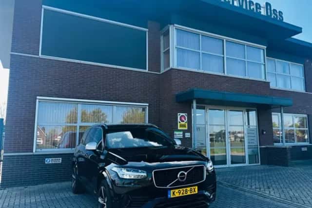 Volvo XC90 (2018) thumbnail 3