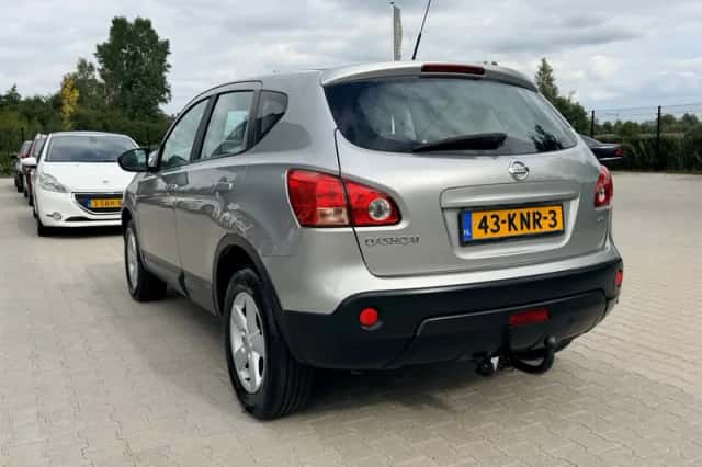 Nissan Qashqai (2010) thumbnail 6