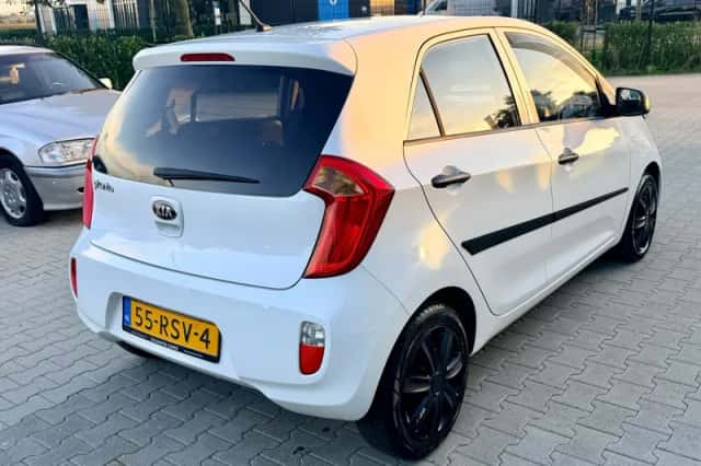 Kia Picanto (2011) thumbnail 2