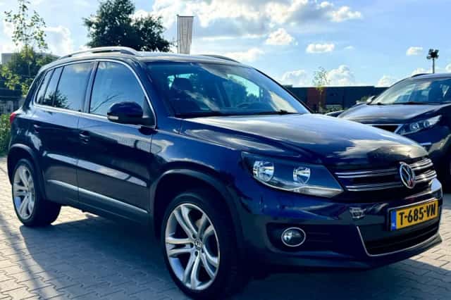Volkswagen Tiguan (2011) thumbnail 3