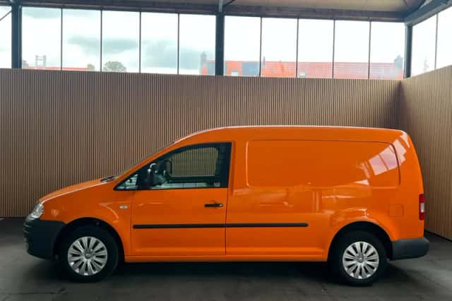 Volkswagen Caddy (2013) thumbnail 2