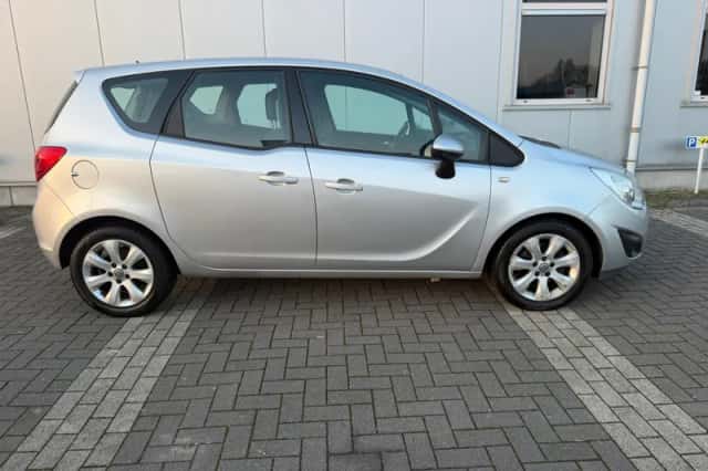 Opel Meriva (2010) thumbnail 2