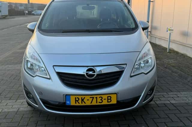 Opel Meriva (2010) thumbnail 4