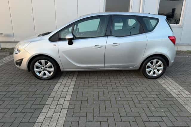 Opel Meriva (2010) thumbnail 5