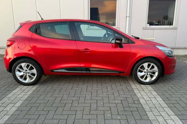 Renault Clio (2014) thumbnail 3