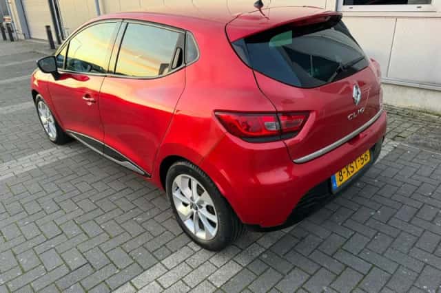 Renault Clio (2014) thumbnail 5