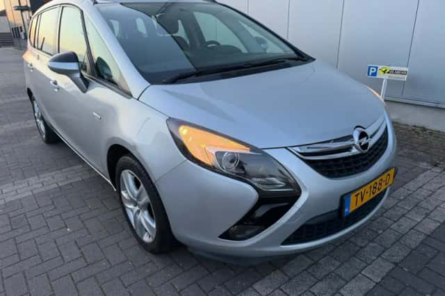 Opel Zafira (2014) thumbnail 1