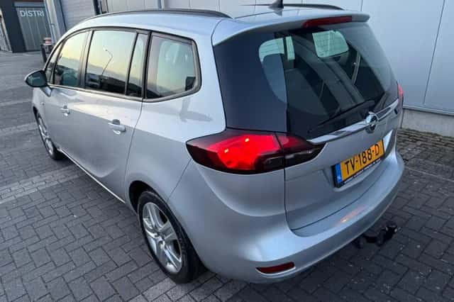Opel Zafira (2014) thumbnail 6