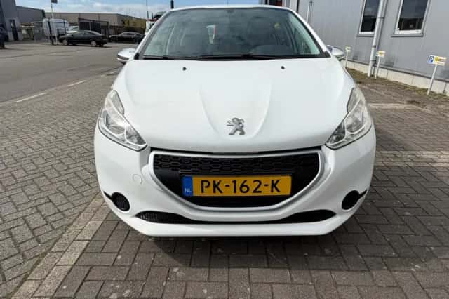 Peugeot 208 (2013) thumbnail 5