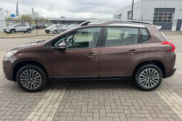 Peugeot 2008 (2014) thumbnail 6