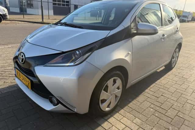 Toyota Aygo (2016) thumbnail 4