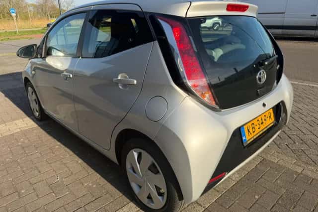 Toyota Aygo (2016) thumbnail 5
