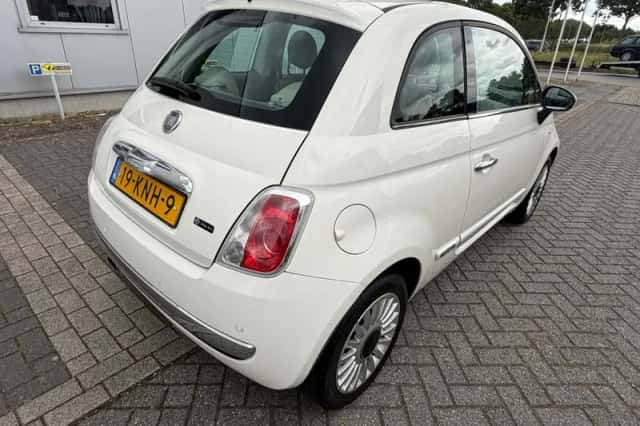 Fiat 500 (2010) thumbnail 2