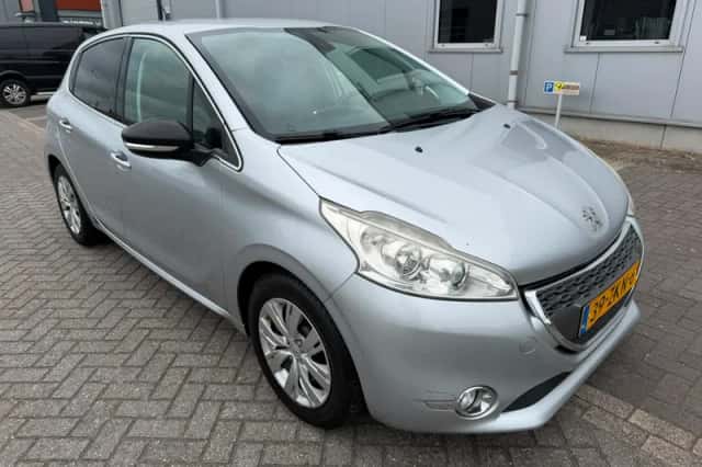 Peugeot 208 (2013) thumbnail 1