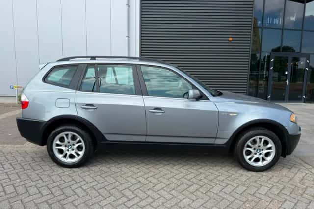 BMW X3 (2004) thumbnail 3
