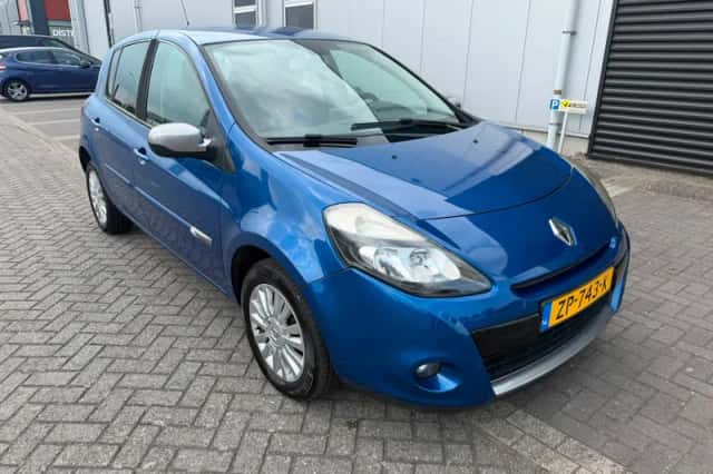 Renault Clio (2011) thumbnail 1