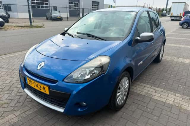 Renault Clio (2011) thumbnail 4