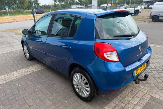 Renault Clio (2011) thumbnail 5