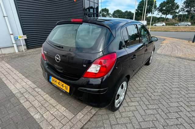 Opel Corsa (2007) thumbnail 2