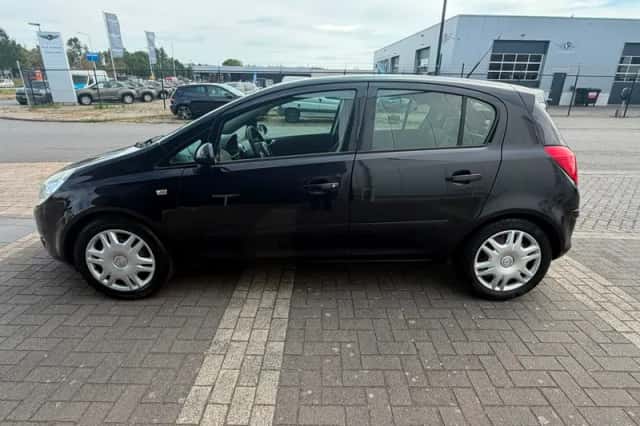 Opel Corsa (2007) thumbnail 4