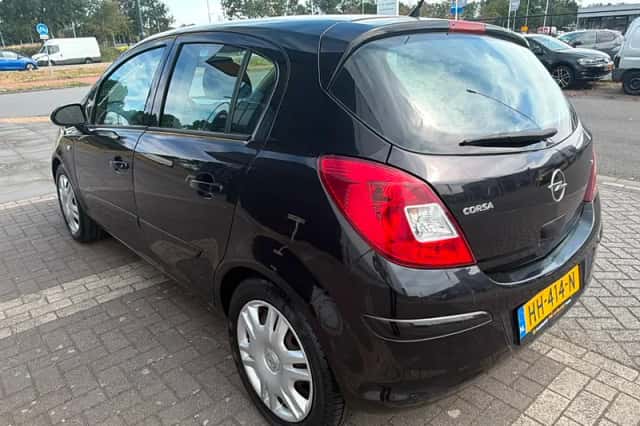 Opel Corsa (2007) thumbnail 5