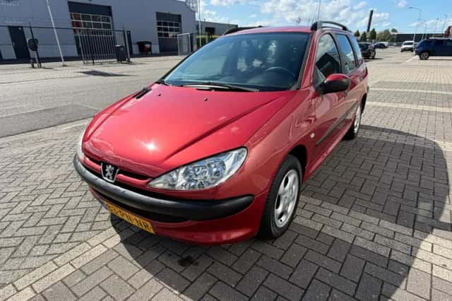 Peugeot 206 (2004) thumbnail 4