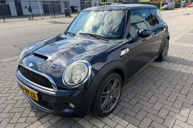 MINI Cooper S (2007) thumbnail 4