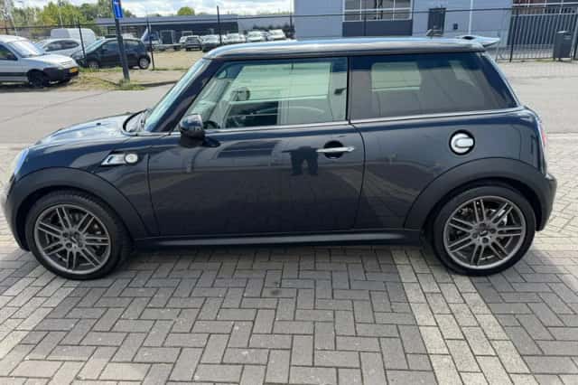MINI Cooper S (2007) thumbnail 6