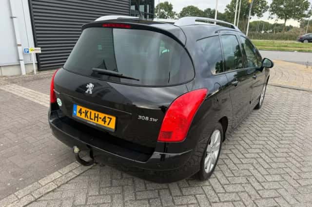 Peugeot 308 (2012) thumbnail 2