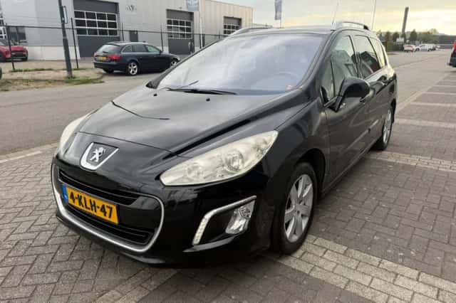 Peugeot 308 (2012) thumbnail 4
