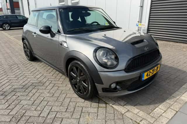 MINI Cooper S (2008) thumbnail 1